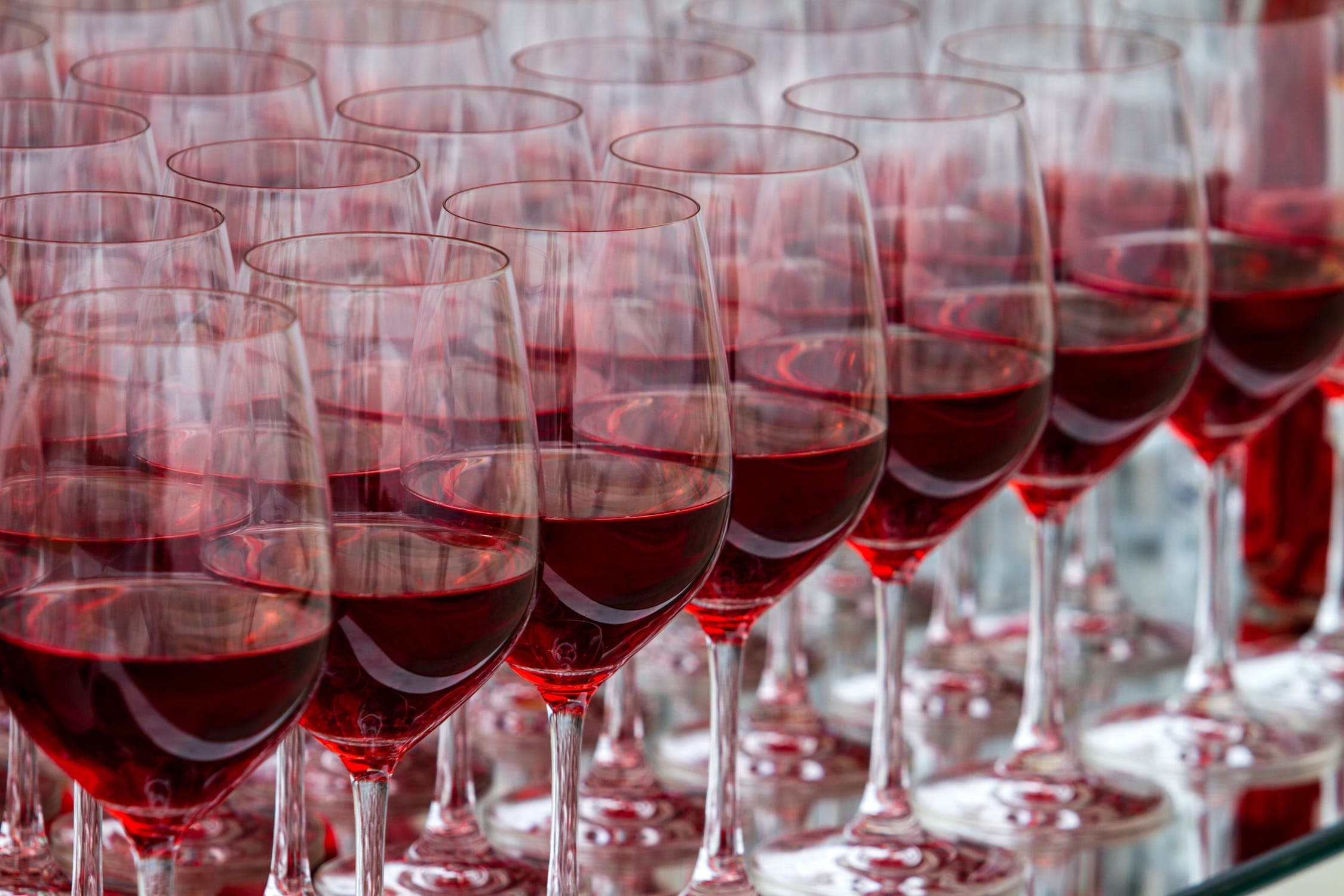 Биодинамическое вино Бокалы с вином