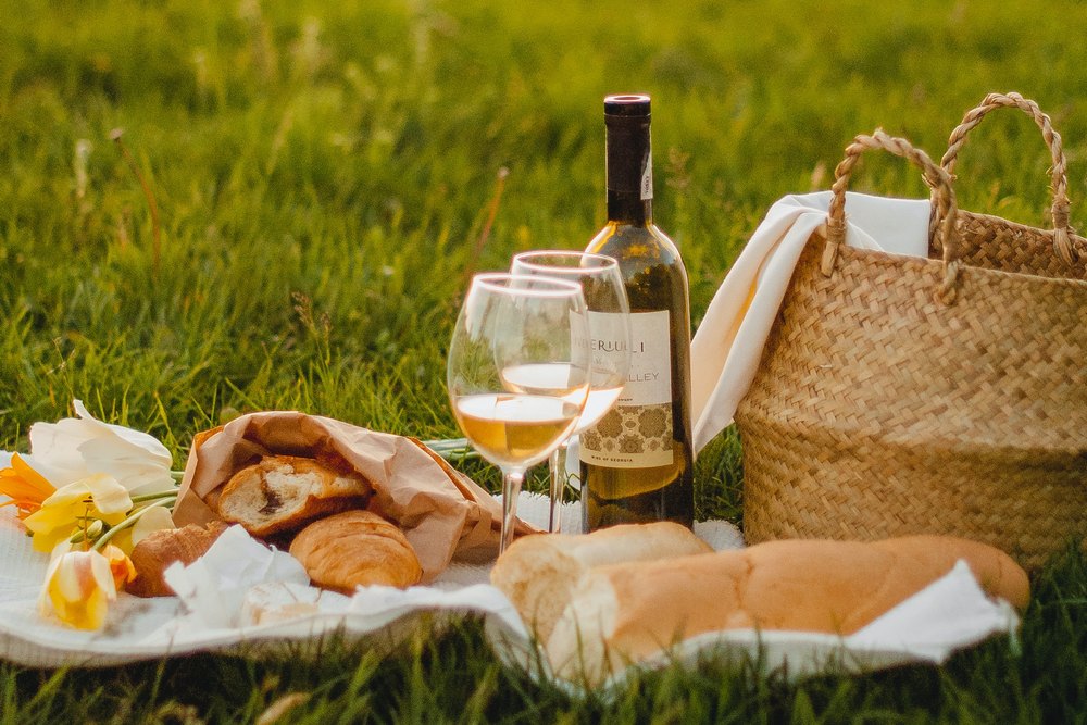 Пикник с вином