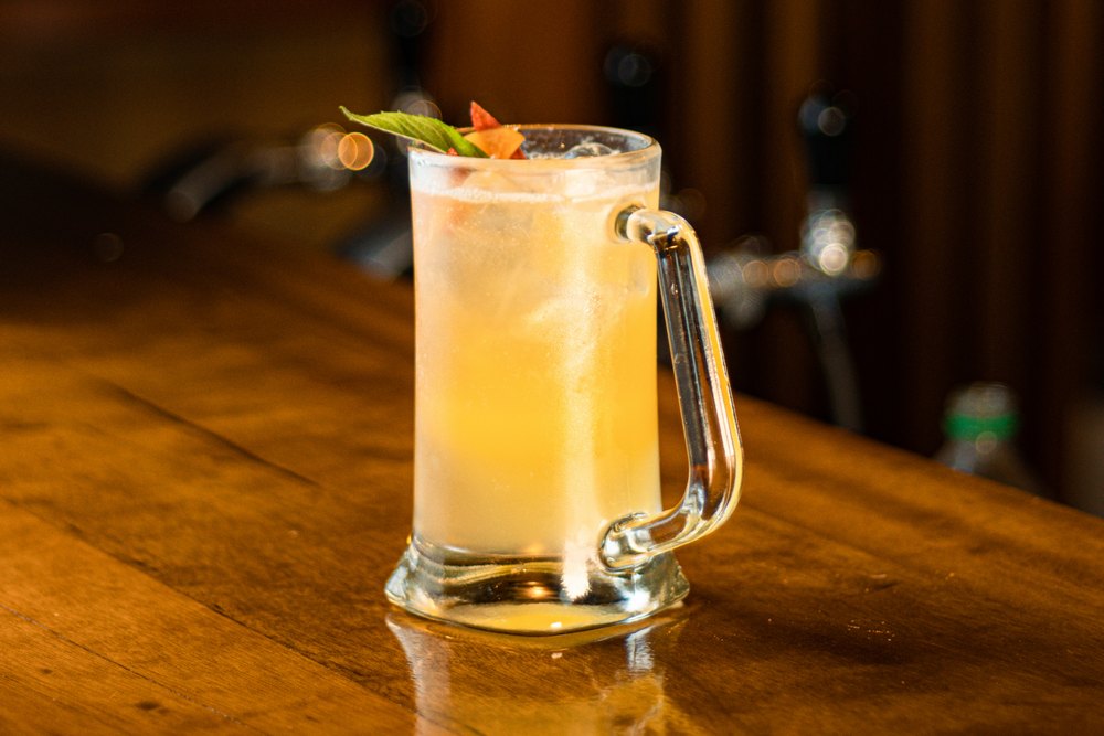 Виски с имбирным пивом