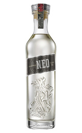 Ром Факундо Нэо