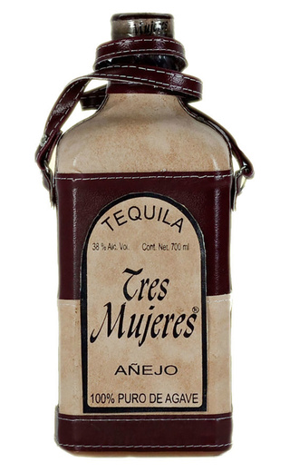 фото текила Tres Mujeres Anejo 0,7 л