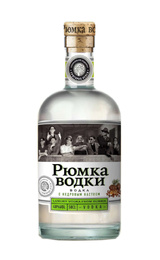 Водка Рюмка водки с кедровым настоем 0,5 л