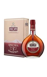 Коньяк Ной Подарочный 5 лет 0,7 л