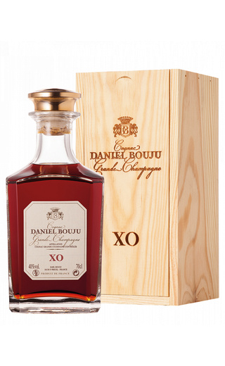 Коньяк Daniel Bouju XO цена 0,7 л в деревянном ящике 26990 руб
