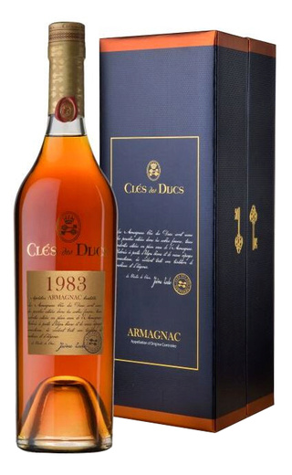 фото арманьяк Cles des Ducs Millesime 1983 0,7 л